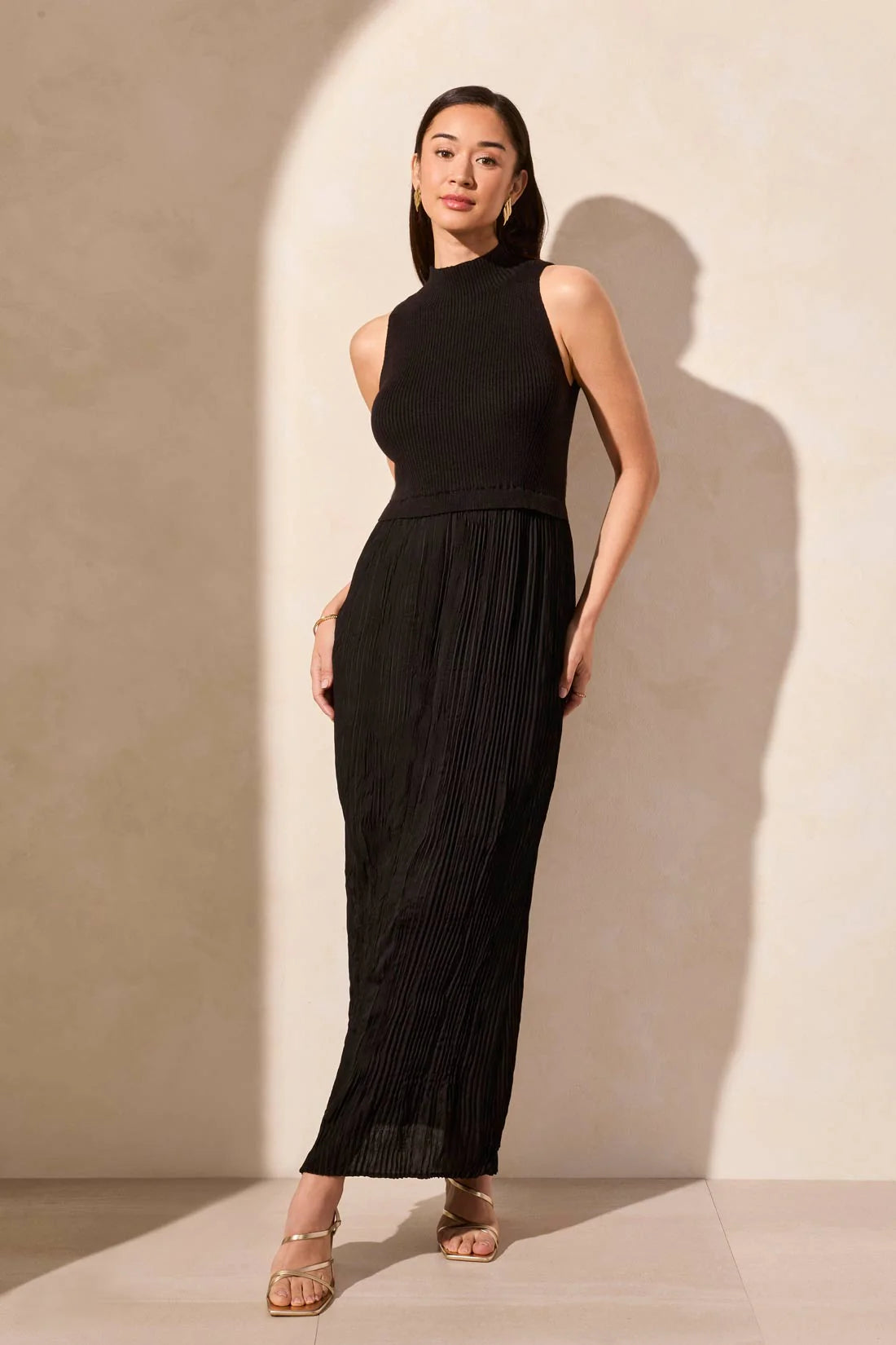 Sleeveless Maxi Dress - black