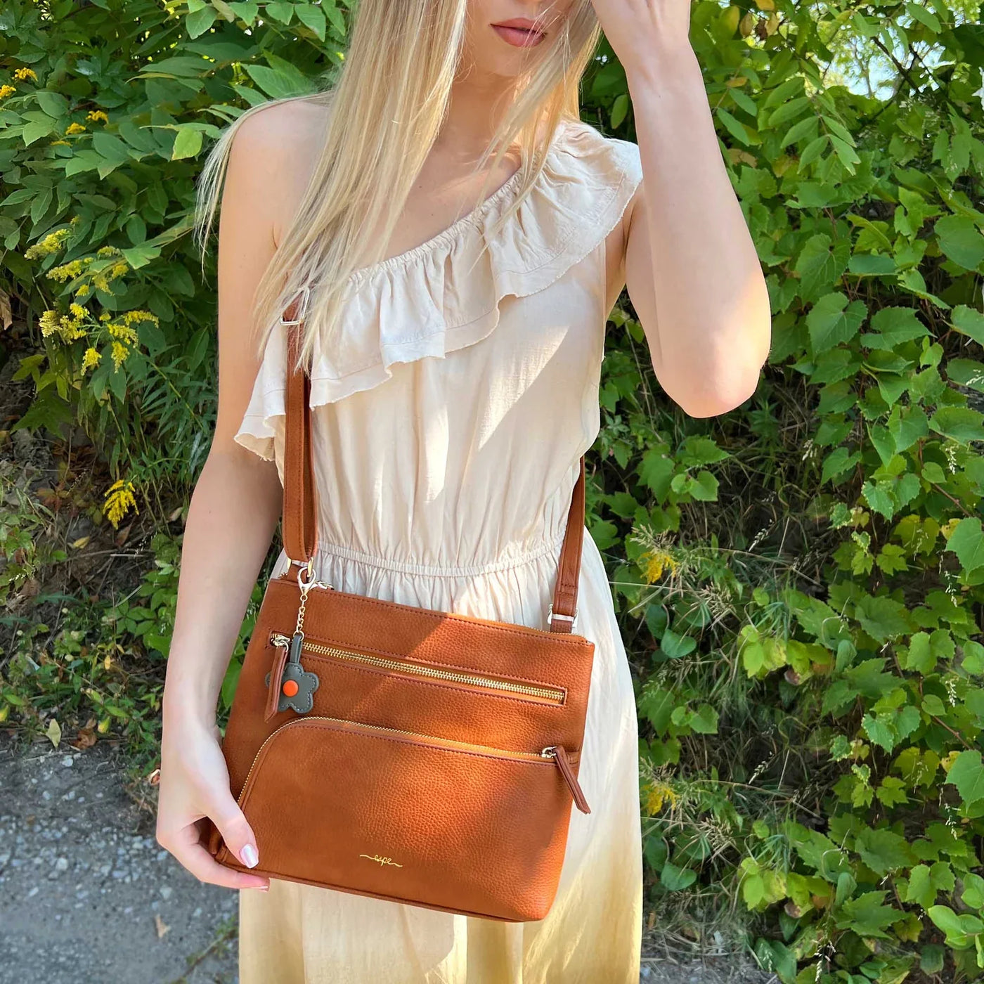 Citron Messenger Bag - TAN